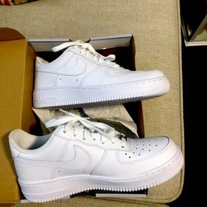 Women’s Nike Air Force Ones 7.5